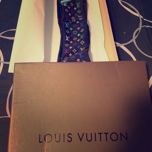 New Louis Vuitton multicolored scarf